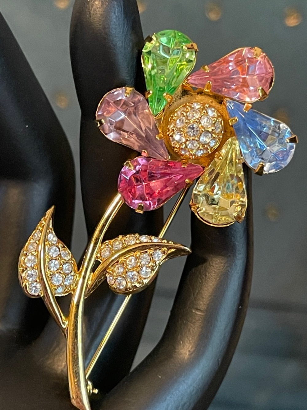 Joan Rivers Classic Spring Spinning Pastel Flower Pinwheel Rhinestone Brooch - Picture 4 of 8